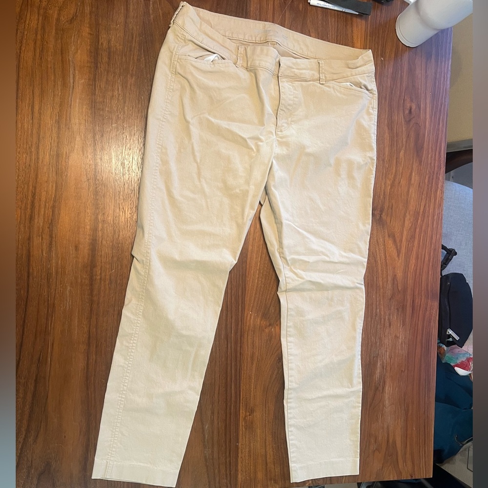 Old Navy Pixie Mid-Rise Pants